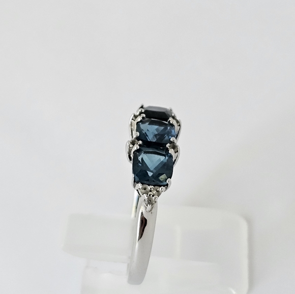 Genuine London Blue Topaz Ring 💍 in Sterling Silver Size 7! 💙 - Picture 10 of 10
